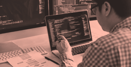 Freelance expert selling his IT services on ComeUp.