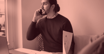 A freelance digital marketing expert talking to a client.