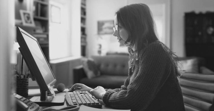 A freelance copywriting expert writing some delightful copy.