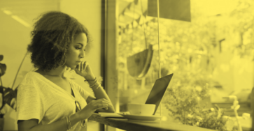 A woman discovering the different types of freelancers.