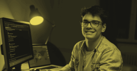 A Facebook ads freelancer working on managing campaigns.